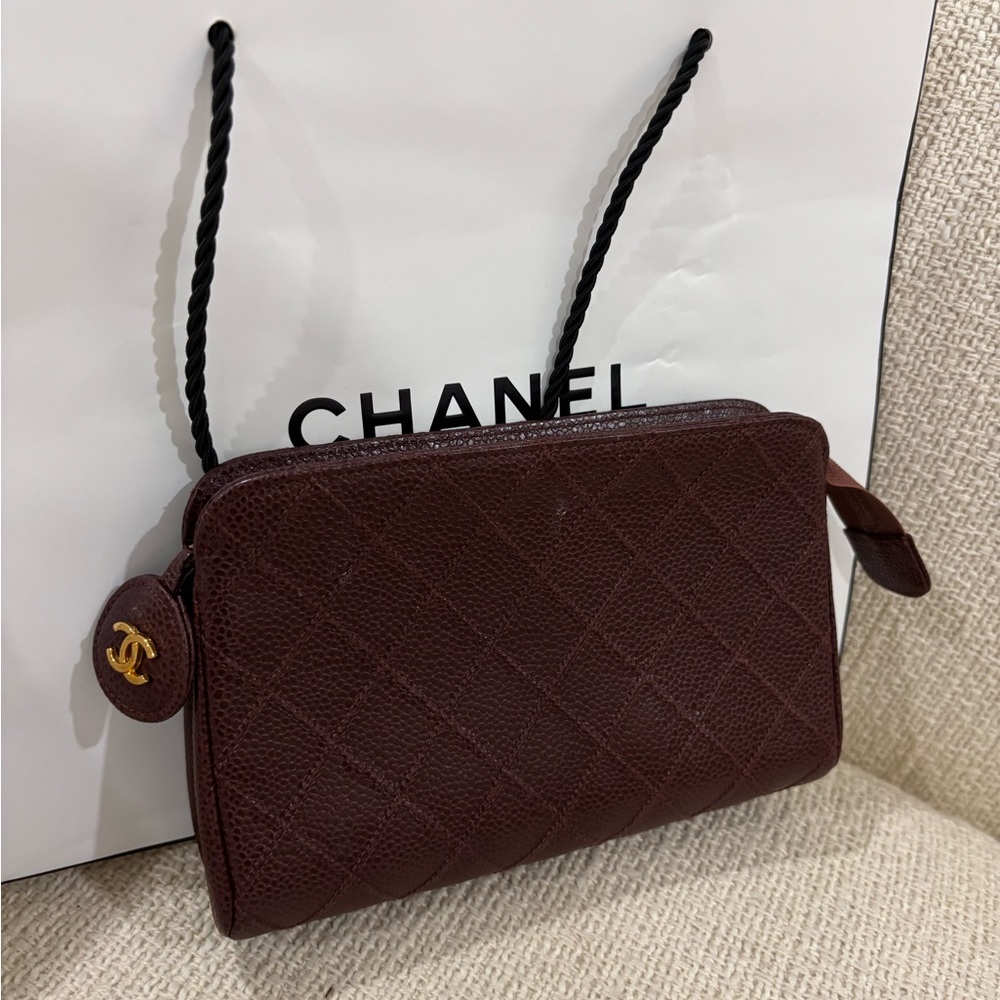 Authentic CHANEL Bordeaux caviar cosmetic pouch - Picture 1 of 10